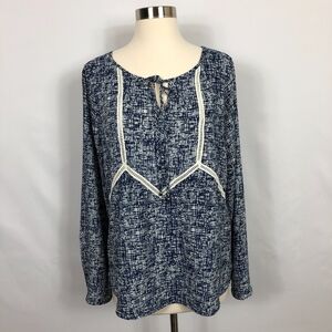 Skies Are Blue Blue & White Peasant Top